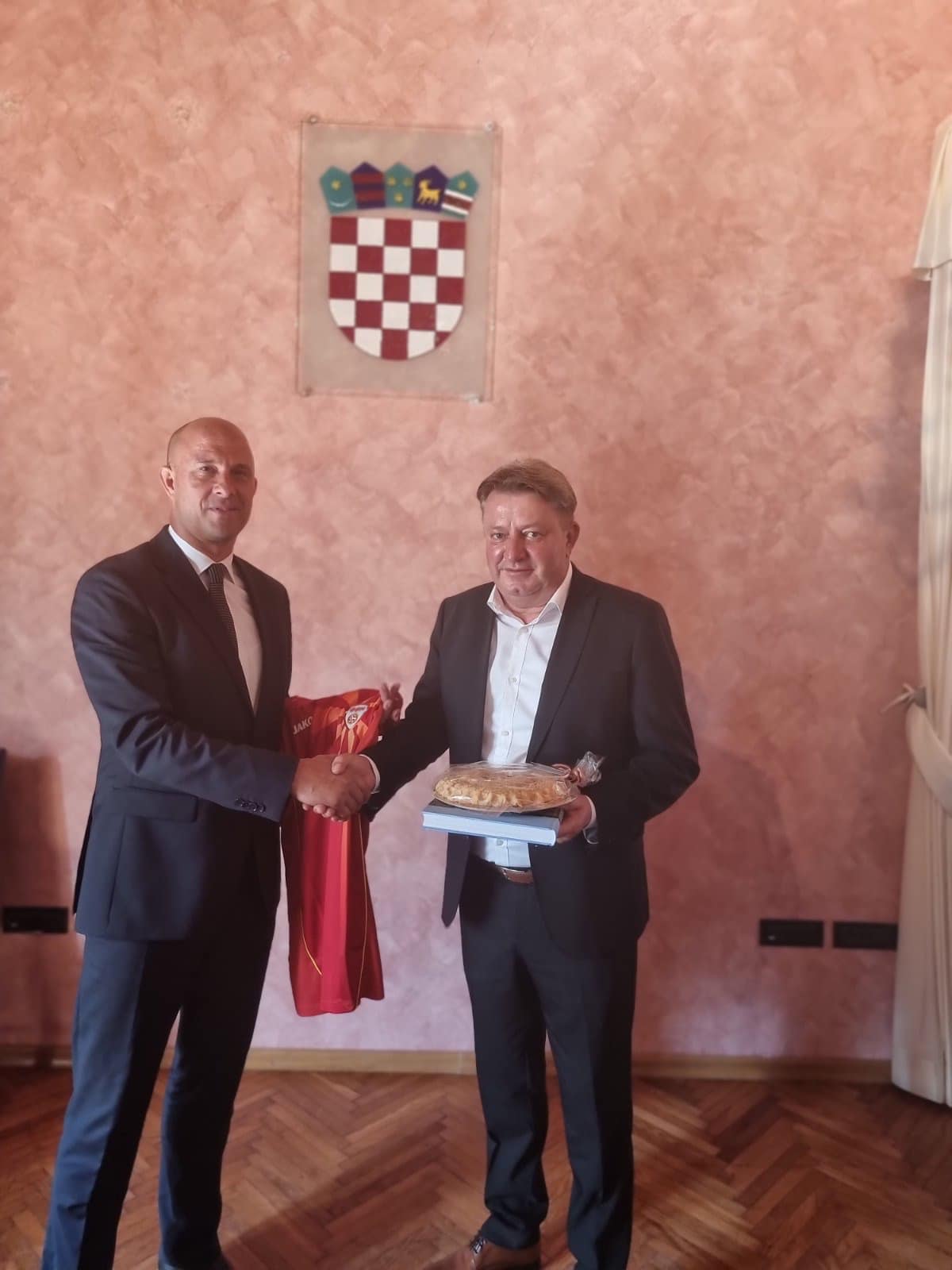 Денес остварив средба со Градоначалникот на Град Раб господин Никола Гргуриќ.